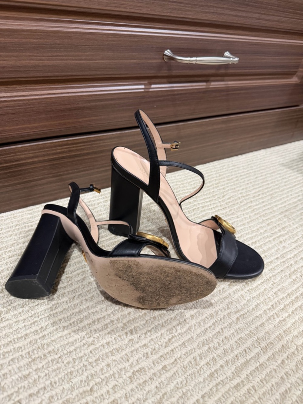 Gucci Black Leather Slingback Heels with Gold Double G - Picture 3 of 4